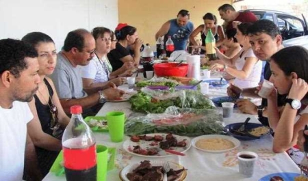 Confraternização de funcionários, professores e diretores da FACETEN