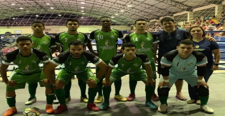 Tri campeão                                        Tri campeão